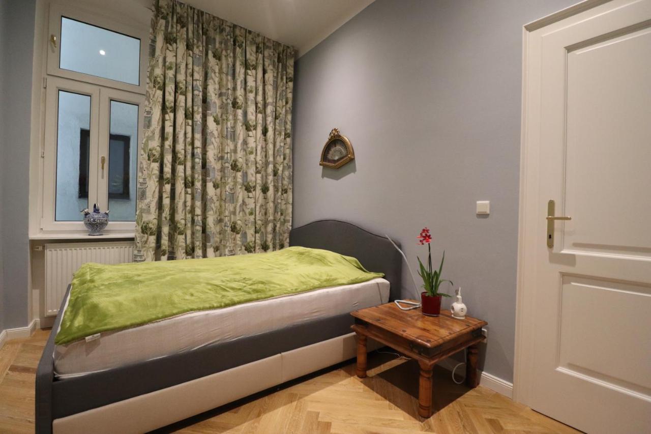 Mit Balkon Beim Schloss Belvedere Appartement Vienne