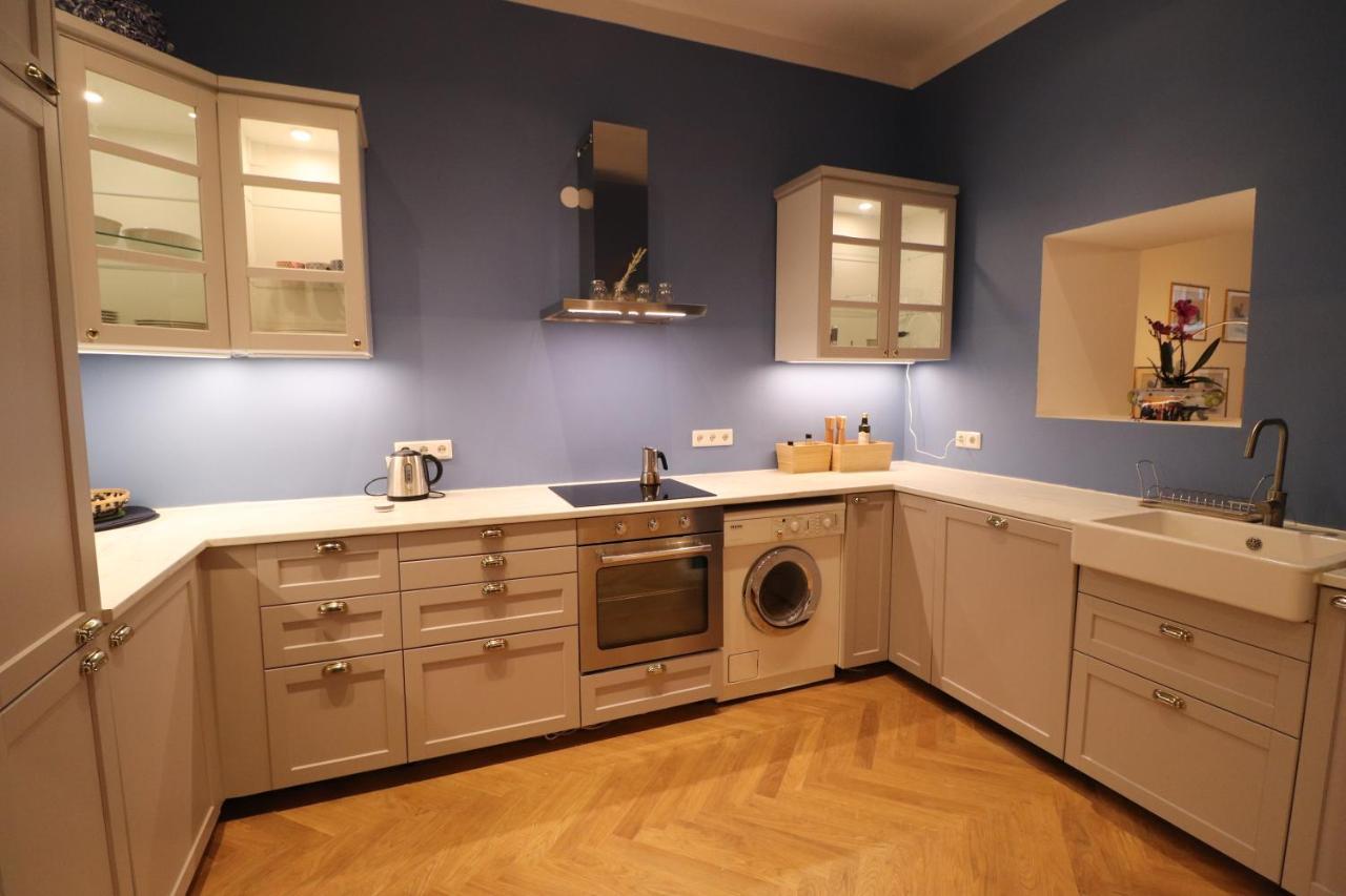 Mit Balkon Beim Schloss Belvedere Appartement